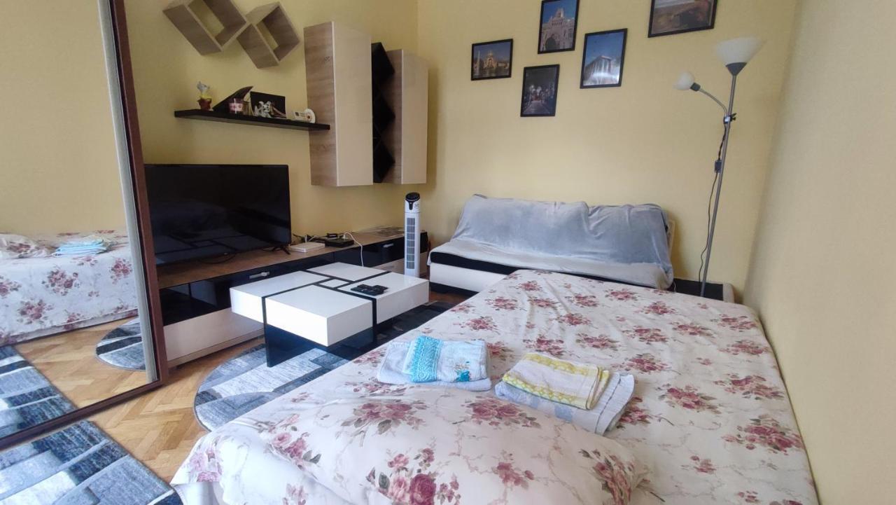 Robert'S Apartment Brasov Bagian luar foto